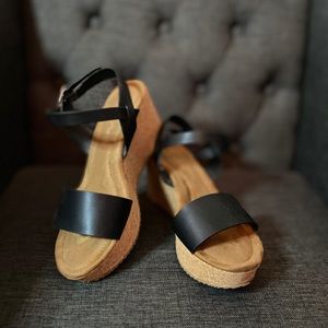 Platform sandals